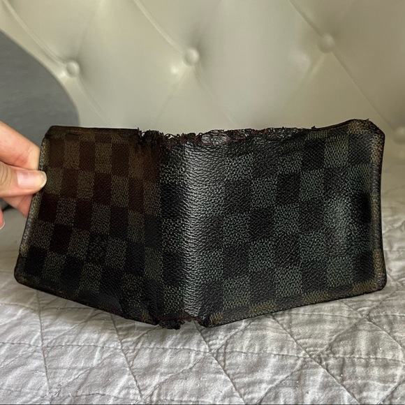 Louis Vuitton Damier Wallet - Picture 13 of 16